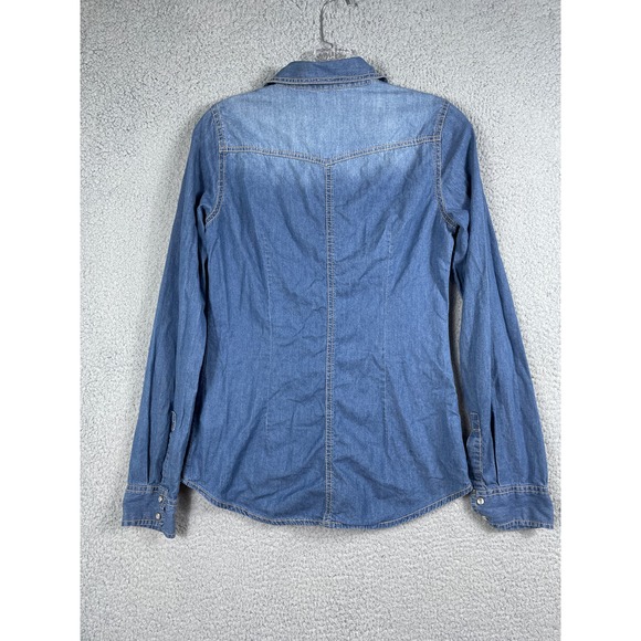 Forever 21 Women's Chambray Denim Pearl Button Up Shirt Size S - Picture 2 of 11